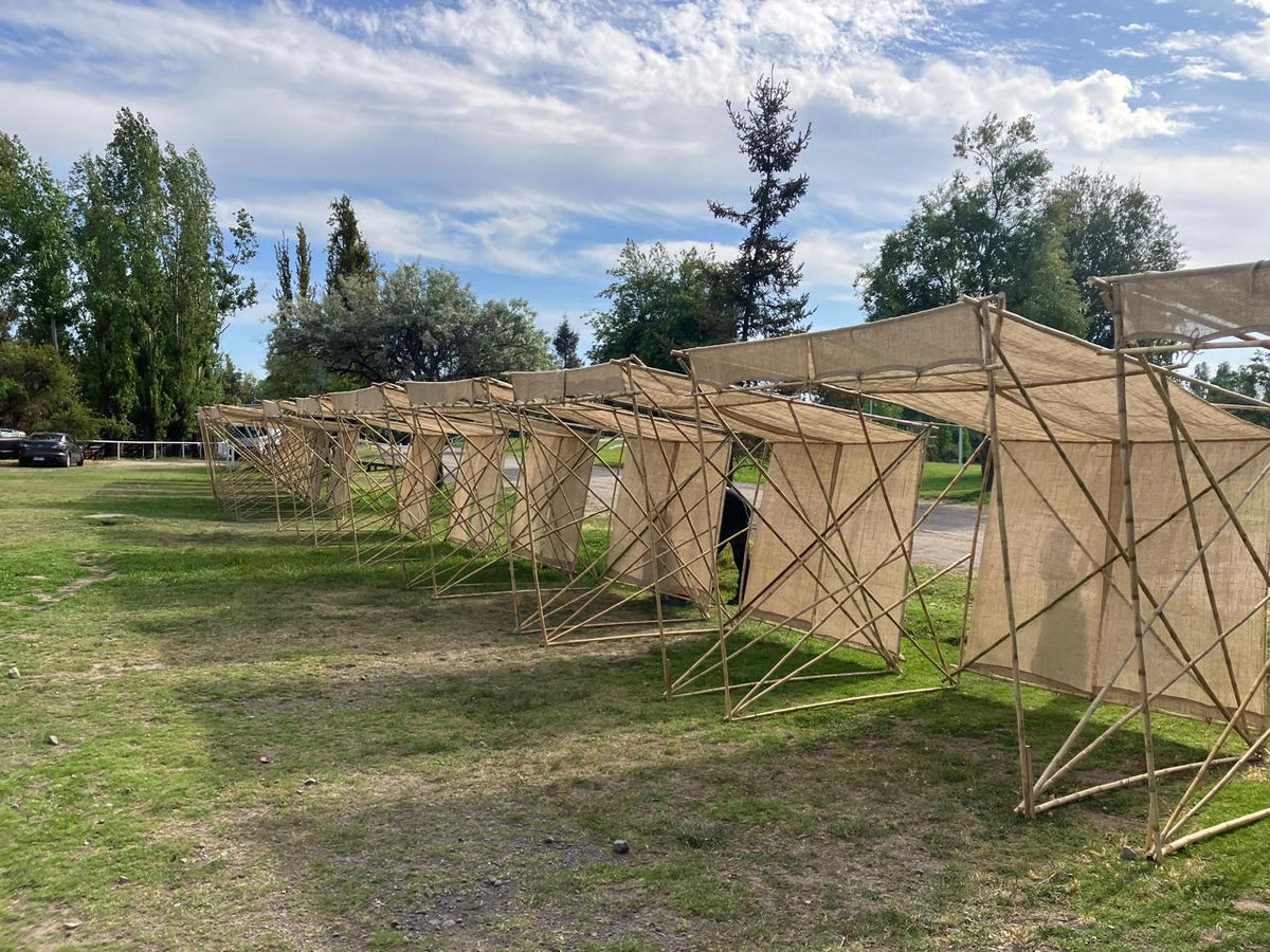 Arriendo Stand para ferias de bambú de 2 x 2 metros